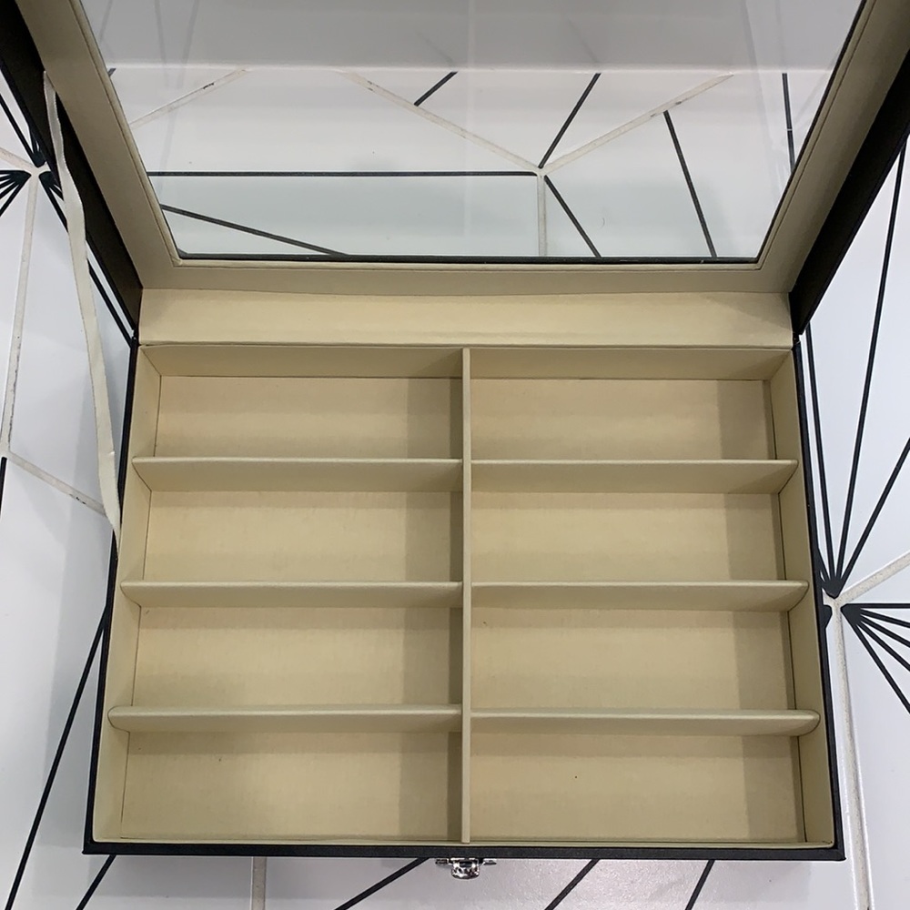 Sunglasses display case - Picture 5 of 5